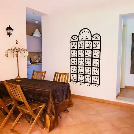 Sea Breeze Golf & شقة *