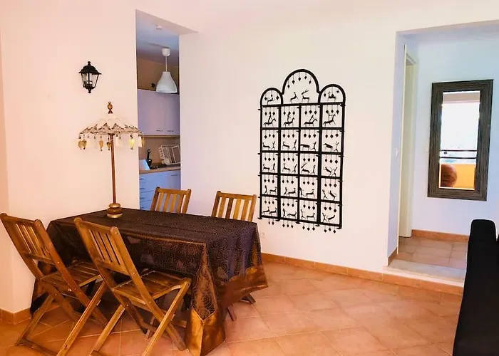 Sea Breeze Golf & Appartamento *